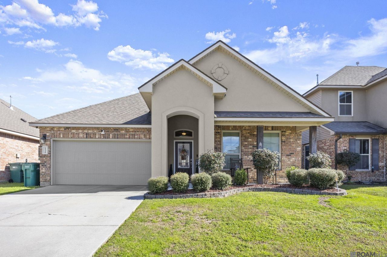 21326 Hayfield Dr, Zachary, LA 70791 Main Photo