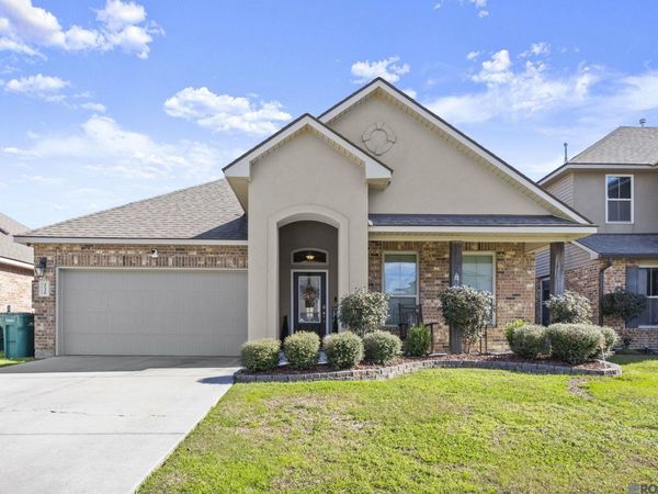 21326 Hayfield Dr, Zachary, LA 70791