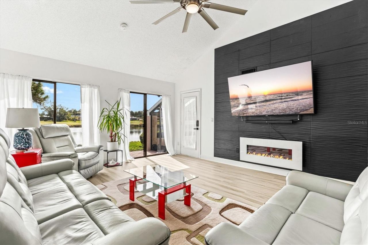 2453 Crispin Court, Unit F4, Sarasota, FL 34235 Photo