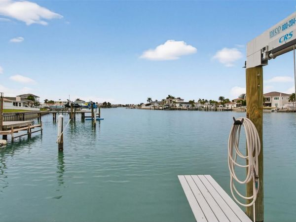 1073 79TH STREET S, ST PETERSBURG, FL 33707