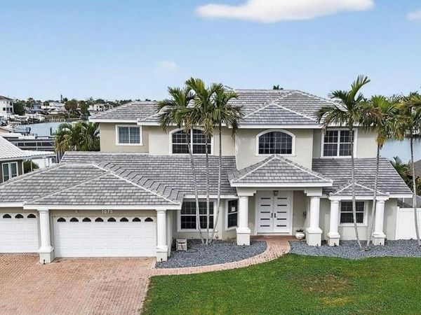 1073 79TH STREET S, ST PETERSBURG, FL 33707