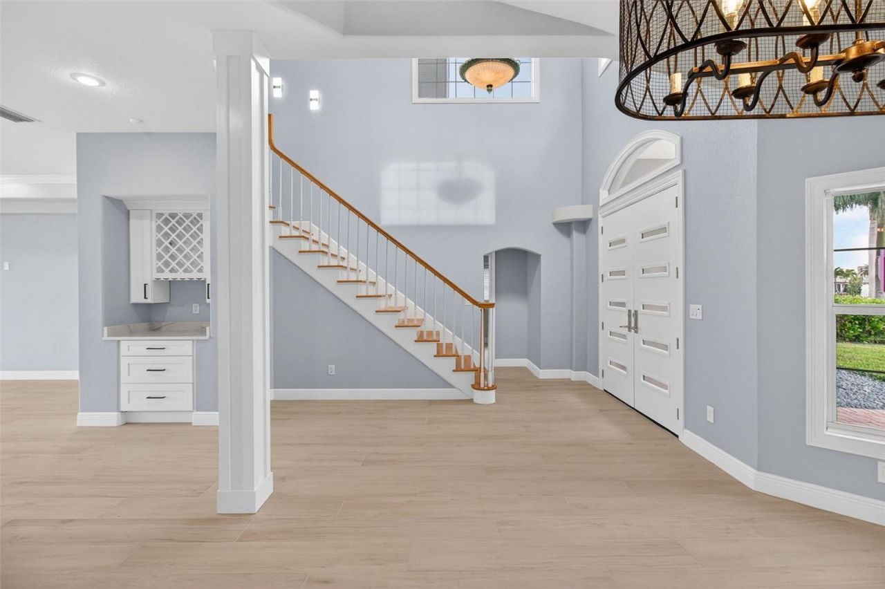 1073 79th Street S, Saint Petersburg, FL 33707 Photo