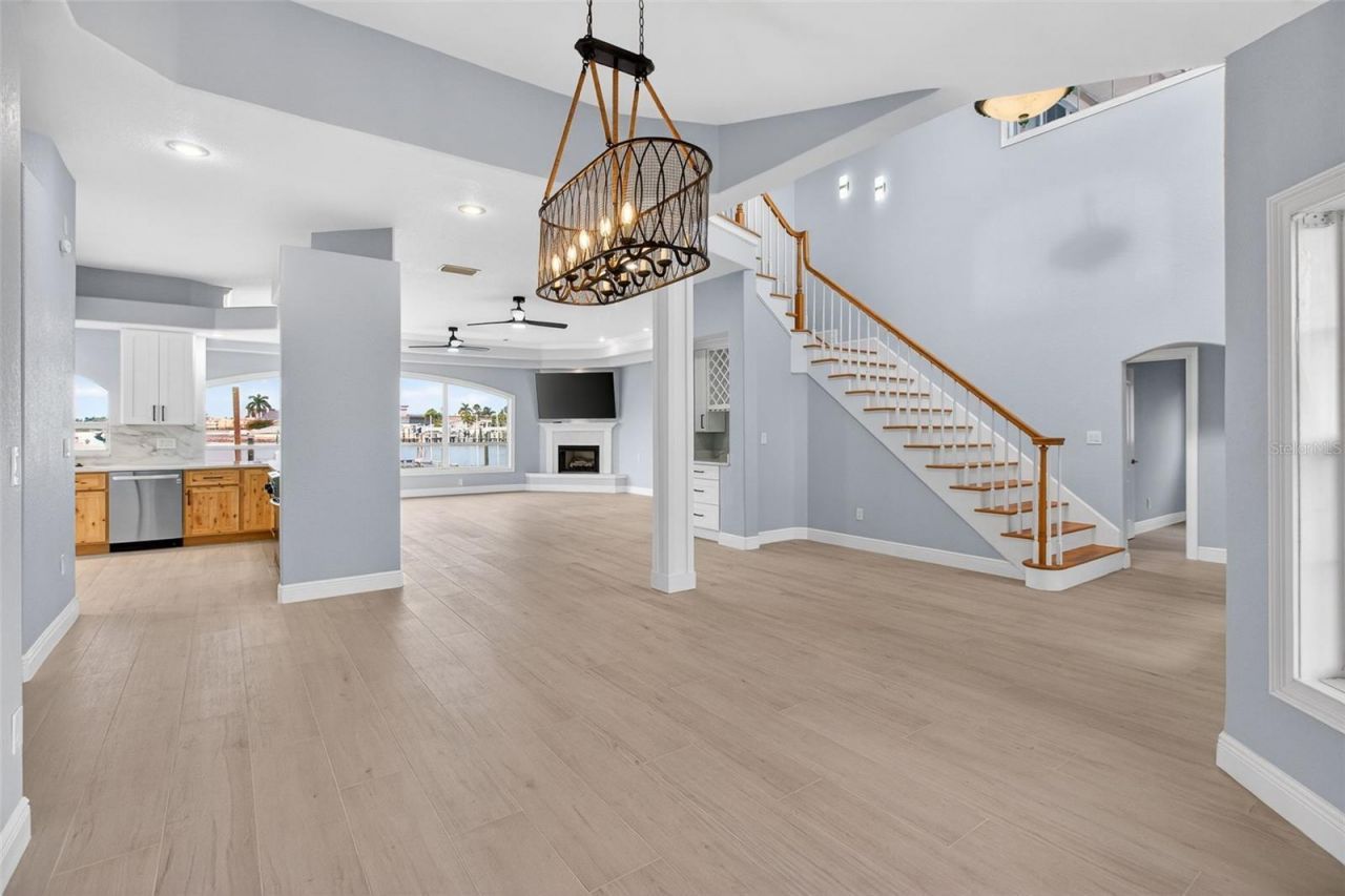 1073 79th Street S, Saint Petersburg, FL 33707 Photo