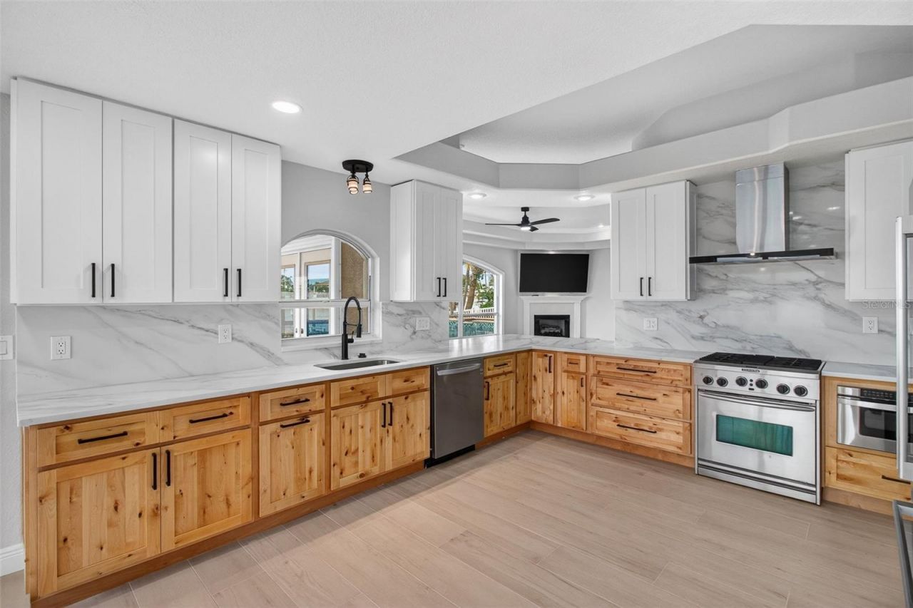 1073 79th Street S, Saint Petersburg, FL 33707 Photo