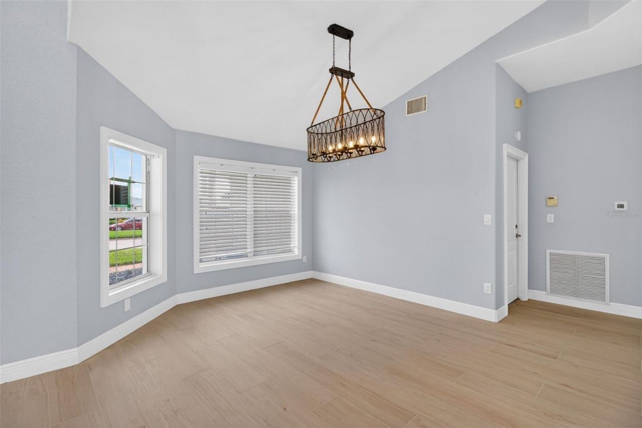 1073 79th Street S, Saint Petersburg, FL 33707 Photo