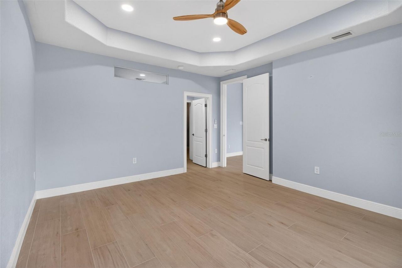 1073 79th Street S, Saint Petersburg, FL 33707 Photo