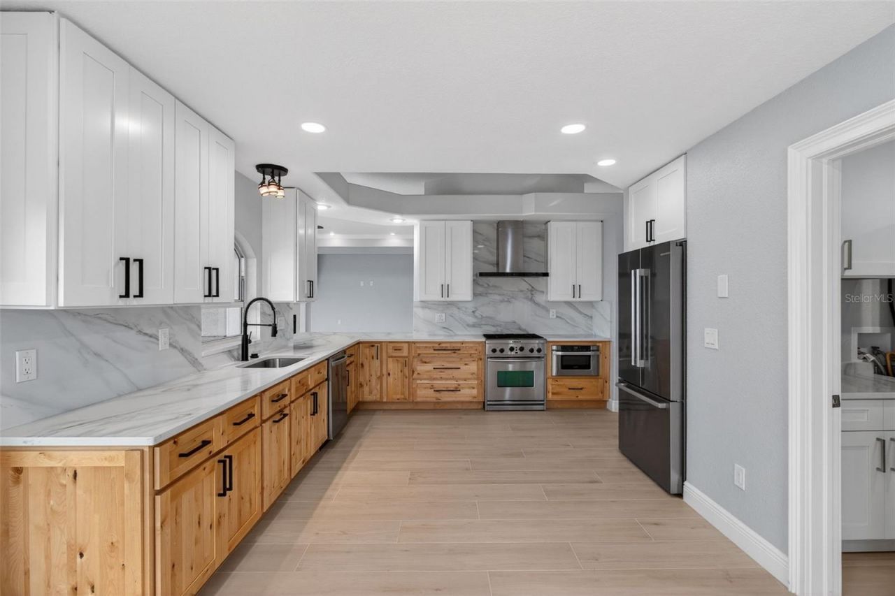 1073 79th Street S, Saint Petersburg, FL 33707 Photo