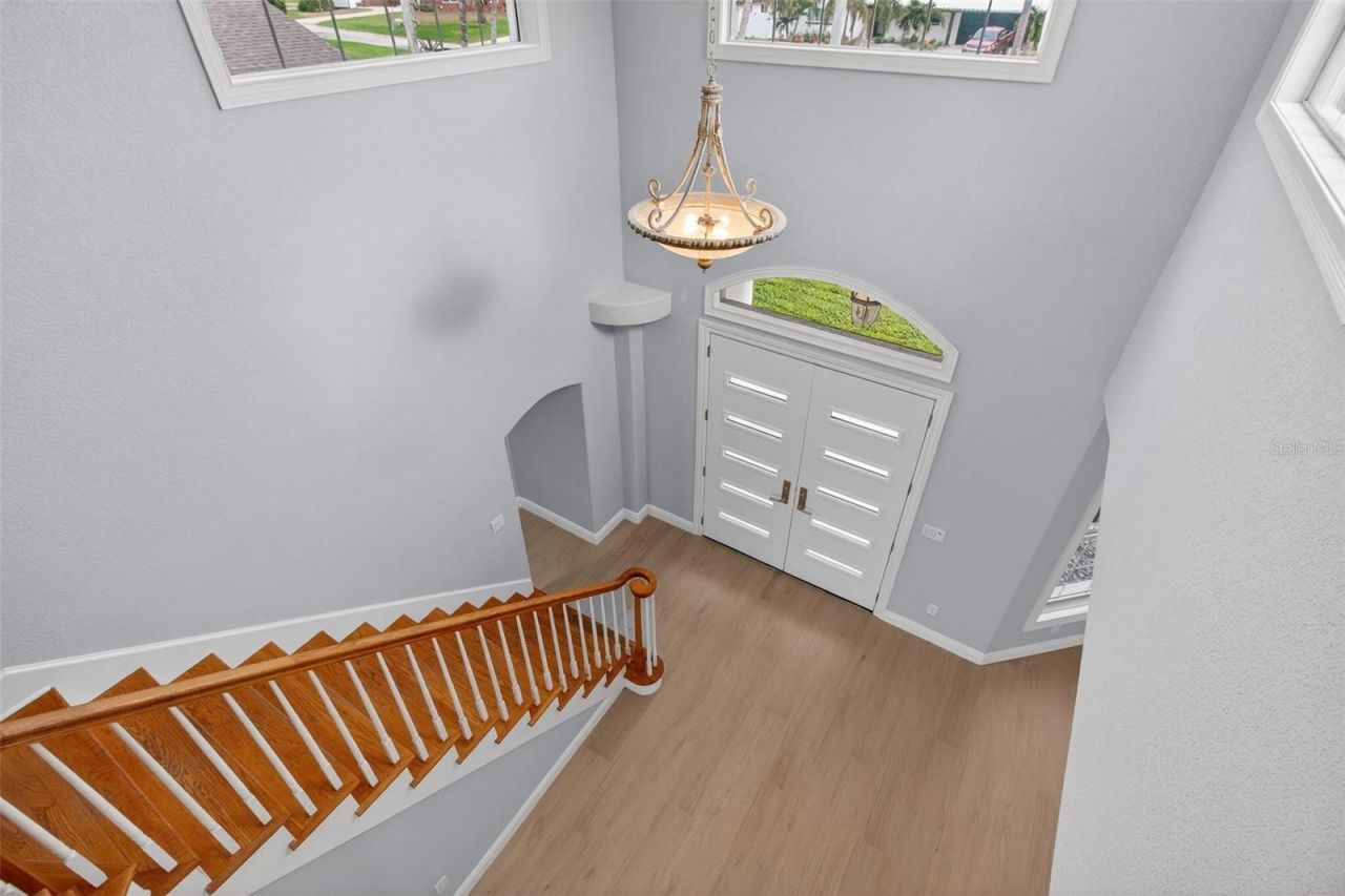 1073 79th Street S, Saint Petersburg, FL 33707 Photo