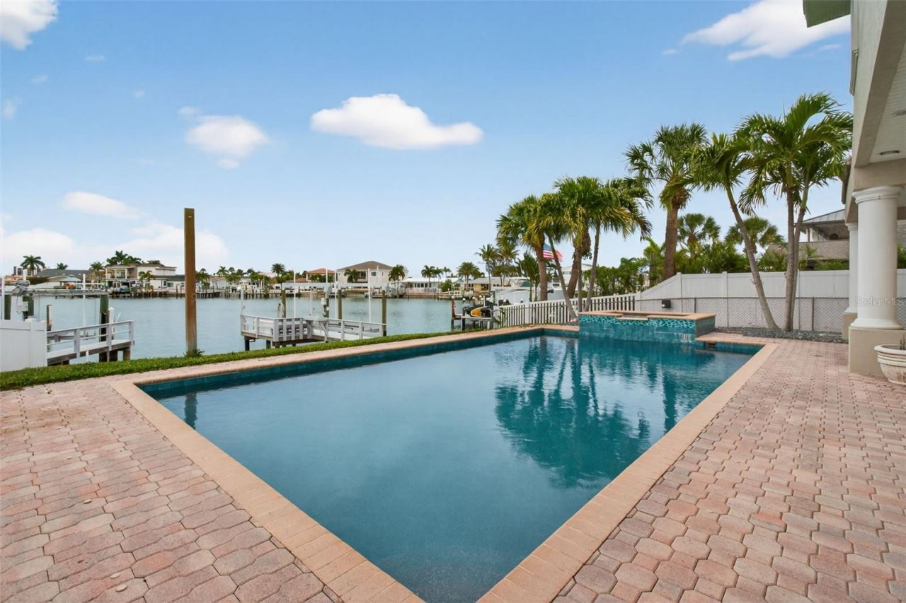 1073 79th Street S, Saint Petersburg, FL 33707 Photo