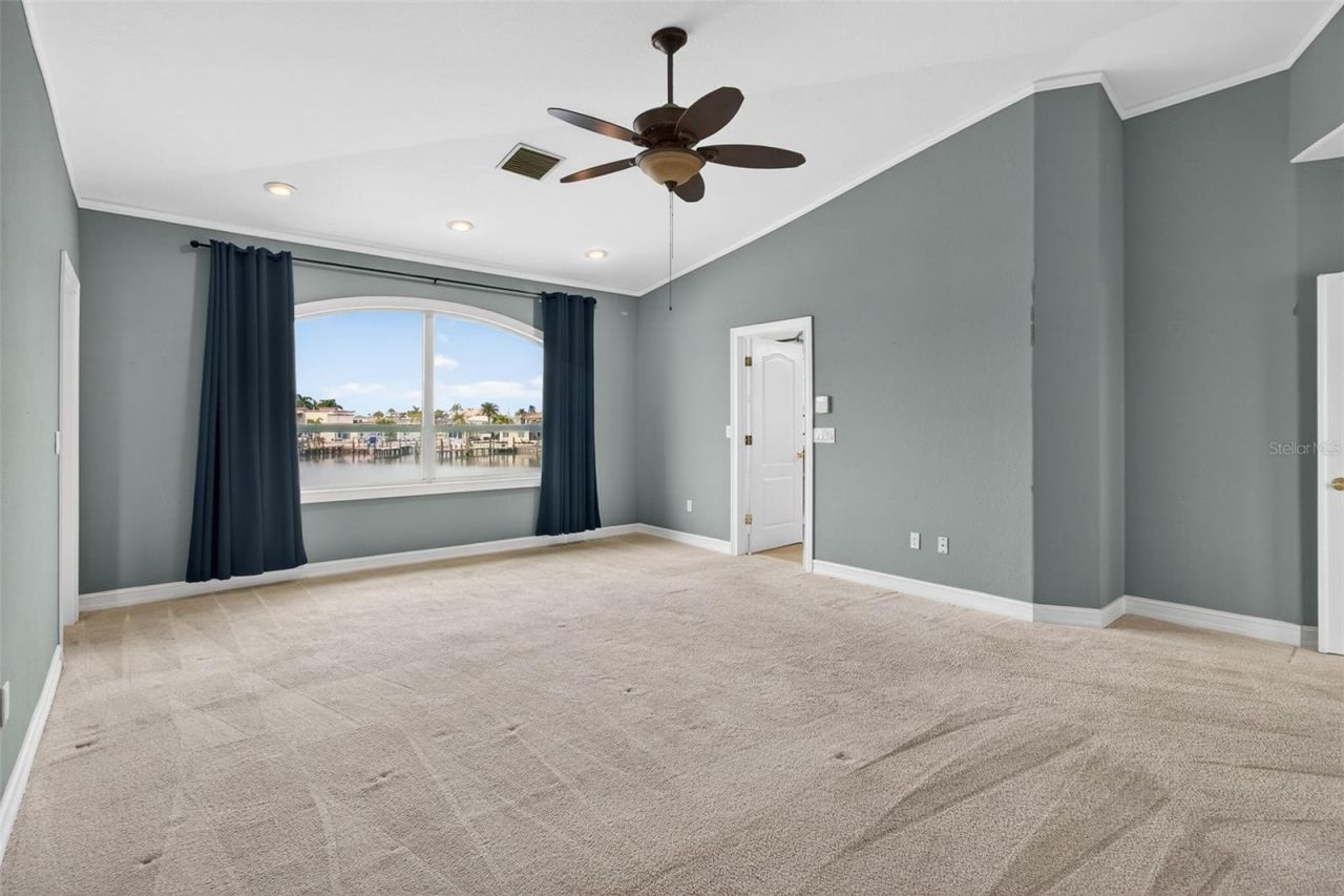 1073 79th Street S, Saint Petersburg, FL 33707 Photo