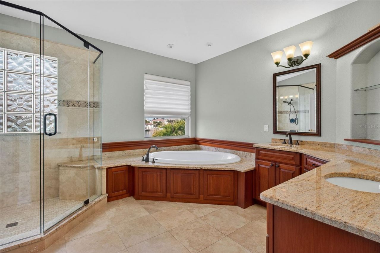 1073 79th Street S, Saint Petersburg, FL 33707 Photo