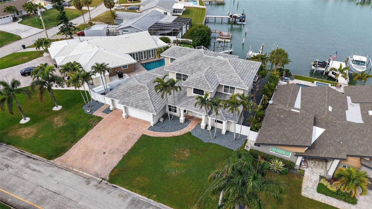 1073 79th Street S, Saint Petersburg, FL 33707 Photo