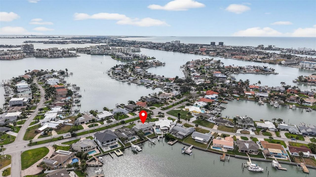 1073 79th Street S, Saint Petersburg, FL 33707 Photo
