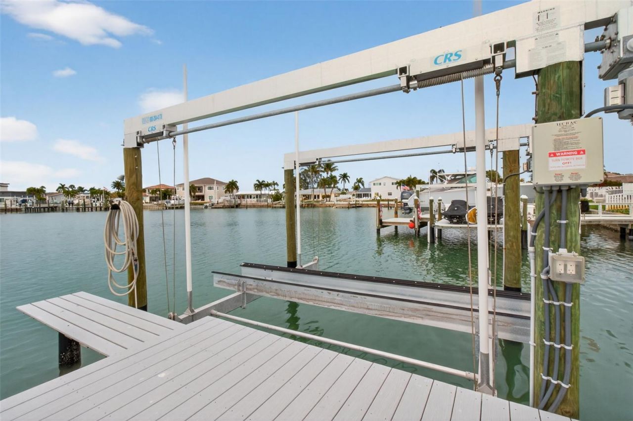 1073 79th Street S, Saint Petersburg, FL 33707 Photo