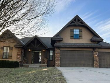 110 S Westglen Drive, Raymore, MO 64083