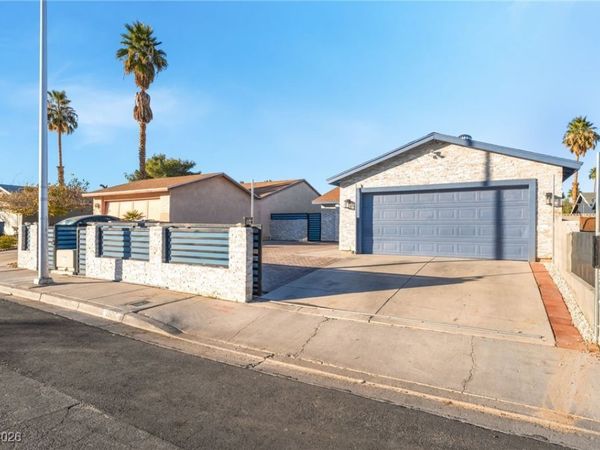 4508 Queen Angel Court, Las Vegas, NV 89110