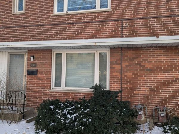 2507 W Howard Street, Chicago, IL 60645