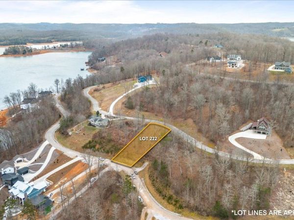 222 Suncrest Cove, LaFollette, TN 37766