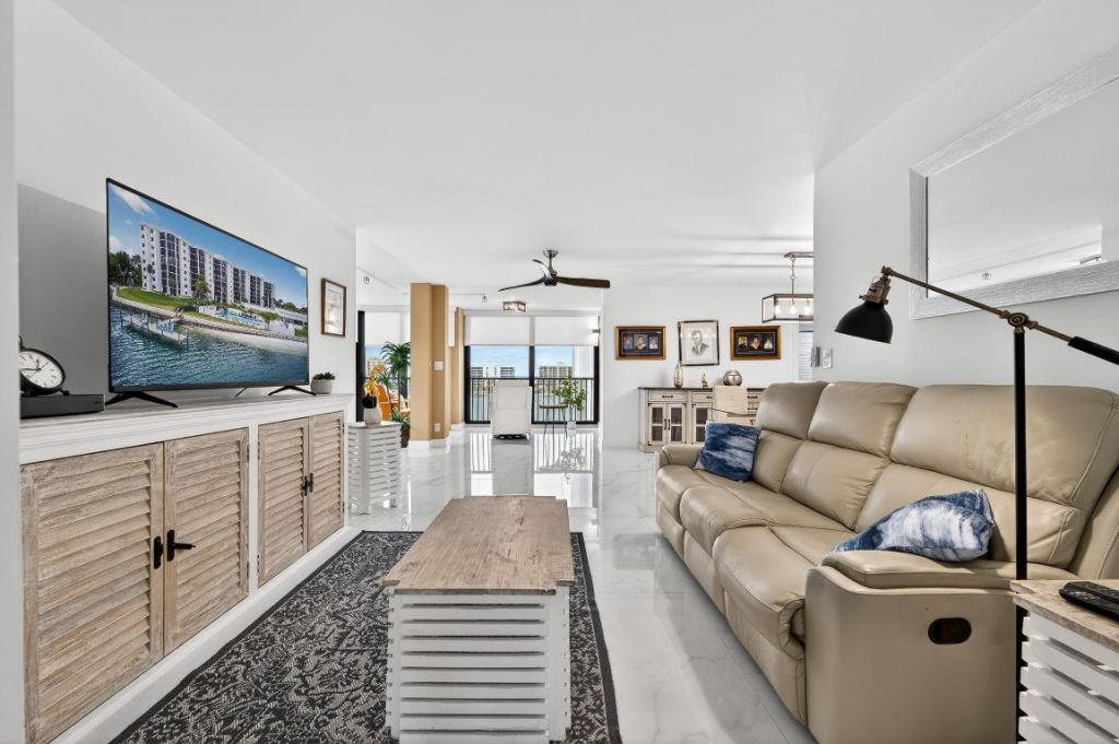 19800 Sandpointe Bay Drive, Unit 607, Tequesta, FL 33469 Photo