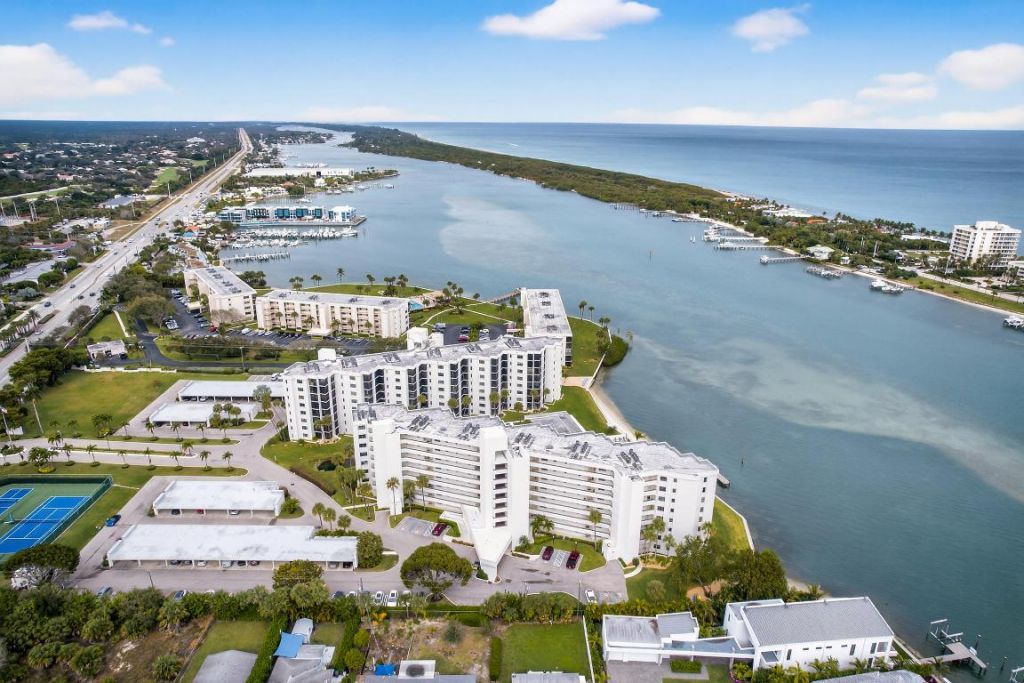 19800 Sandpointe Bay Drive, Unit 607, Tequesta, FL 33469 Photo