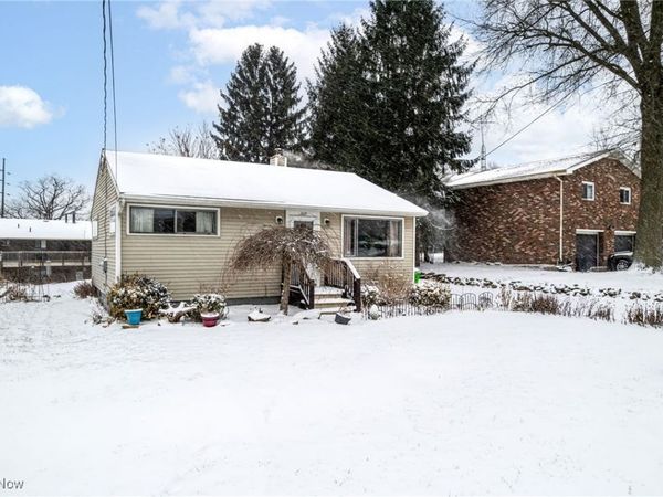 369 Franklin Avenue, Barberton, OH 44203