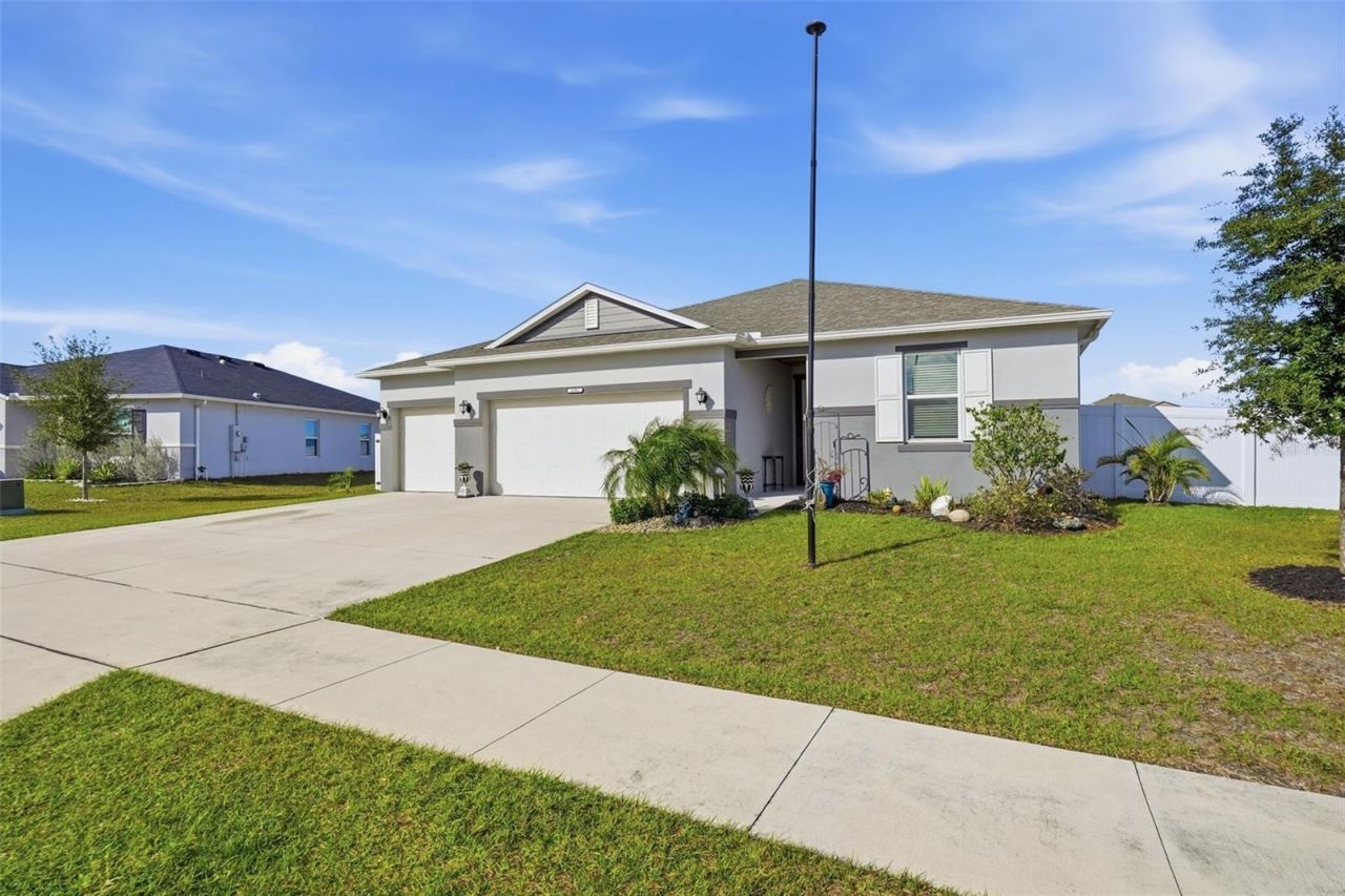 2201 Gladiolus Ln Lane, Mascotte, FL 34753 Photo