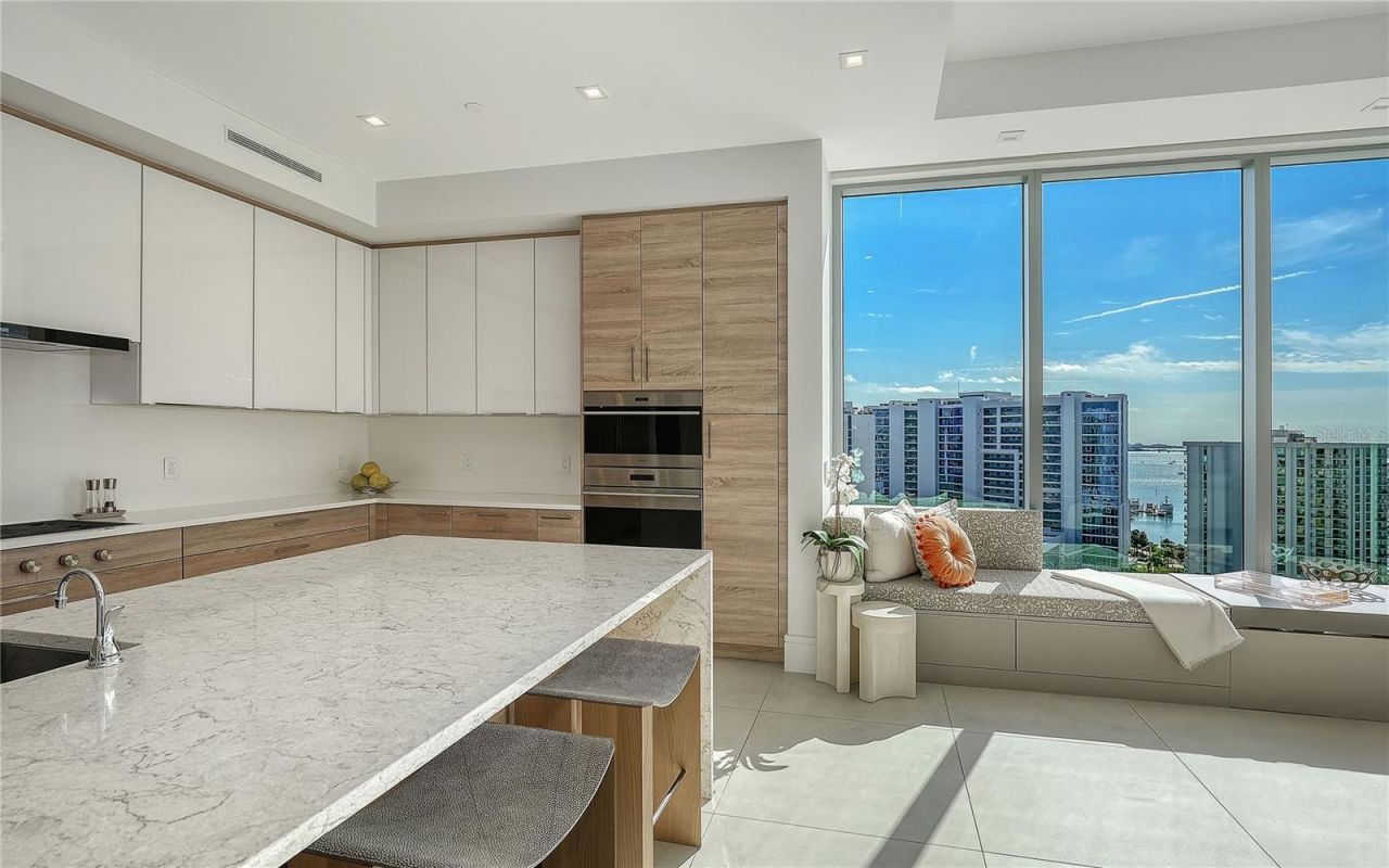 401 Quay Commons, Unit 1501, Sarasota, FL 34236 Photo