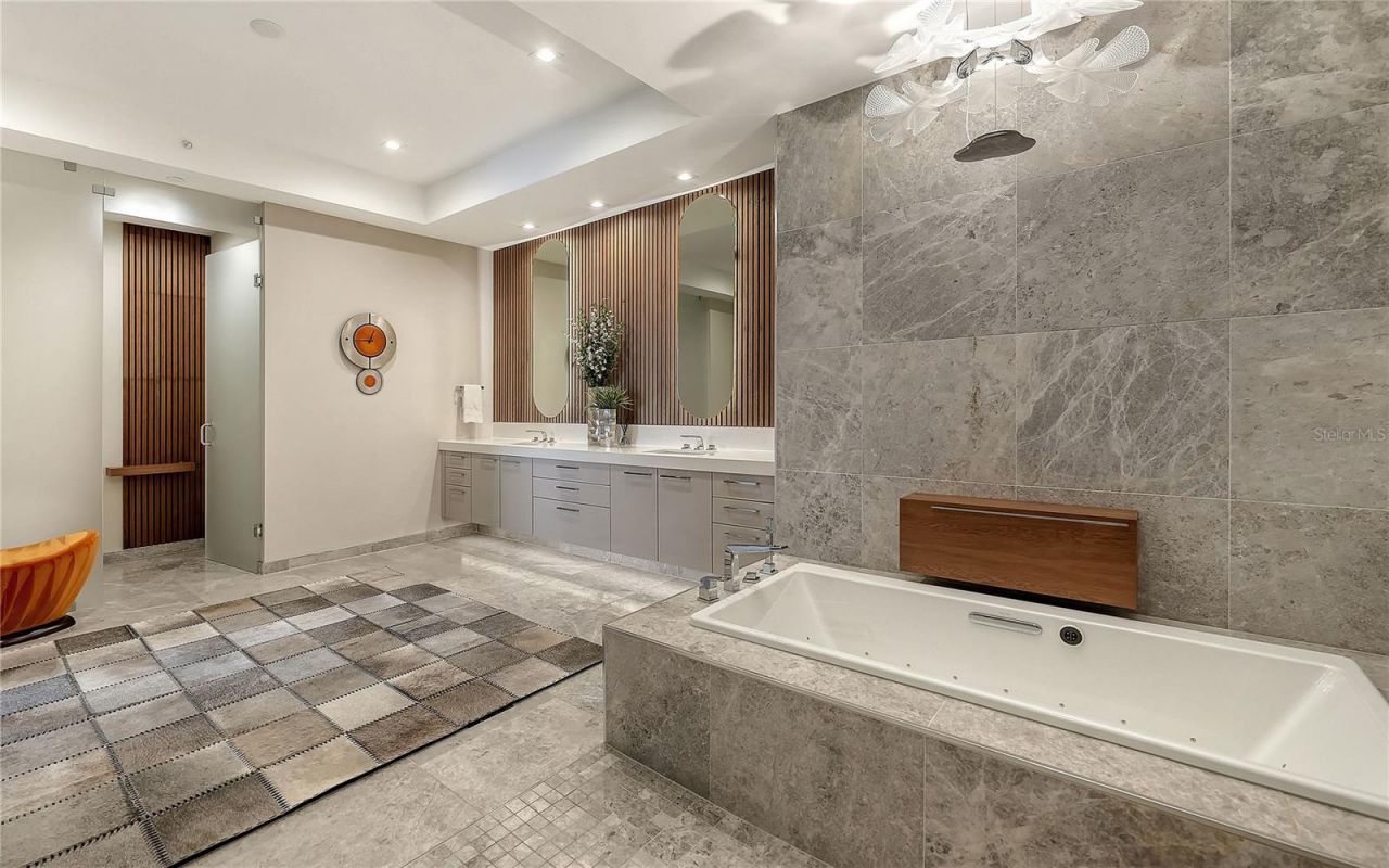 401 Quay Commons, Unit 1501, Sarasota, FL 34236 Photo