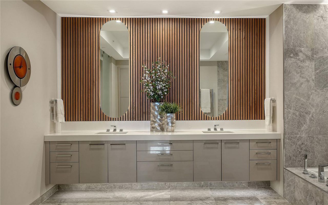 401 Quay Commons, Unit 1501, Sarasota, FL 34236 Photo