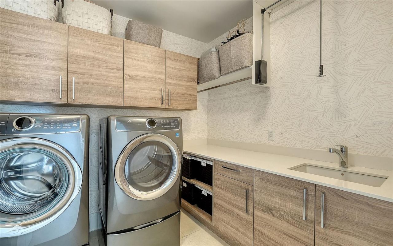 401 Quay Commons, Unit 1501, Sarasota, FL 34236 Photo