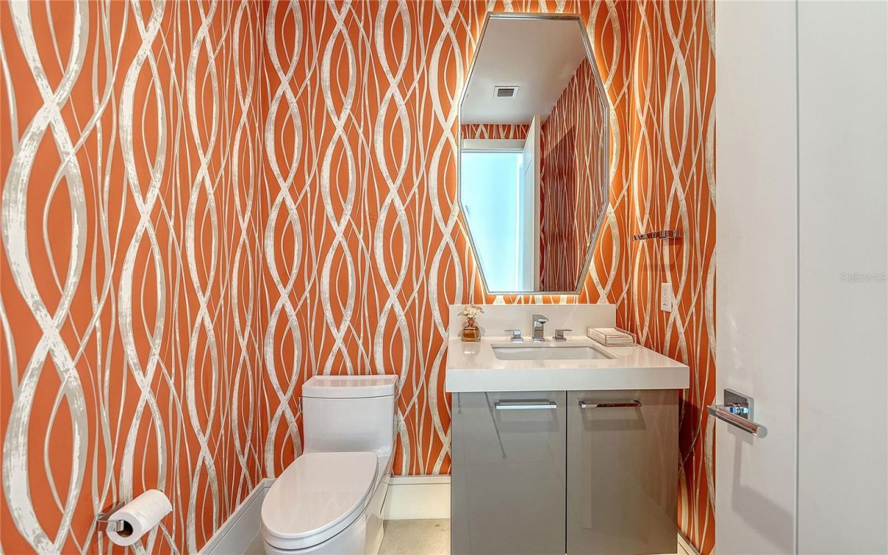 401 Quay Commons, Unit 1501, Sarasota, FL 34236 Photo