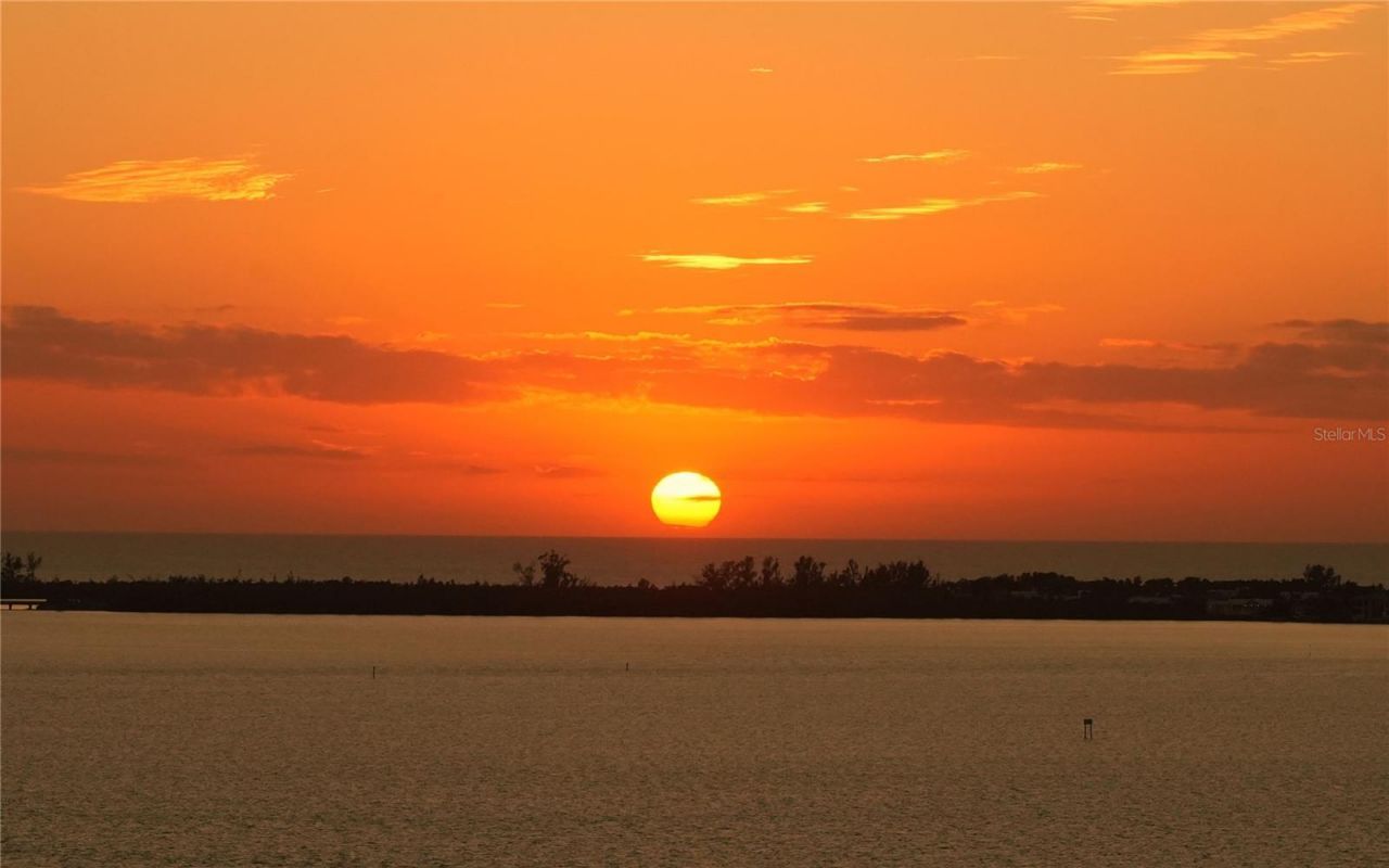 401 Quay Commons, Unit 1501, Sarasota, FL 34236 Photo