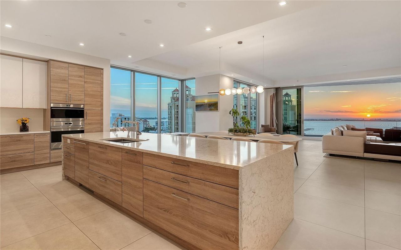 401 Quay Commons, Unit 1501, Sarasota, FL 34236 Photo