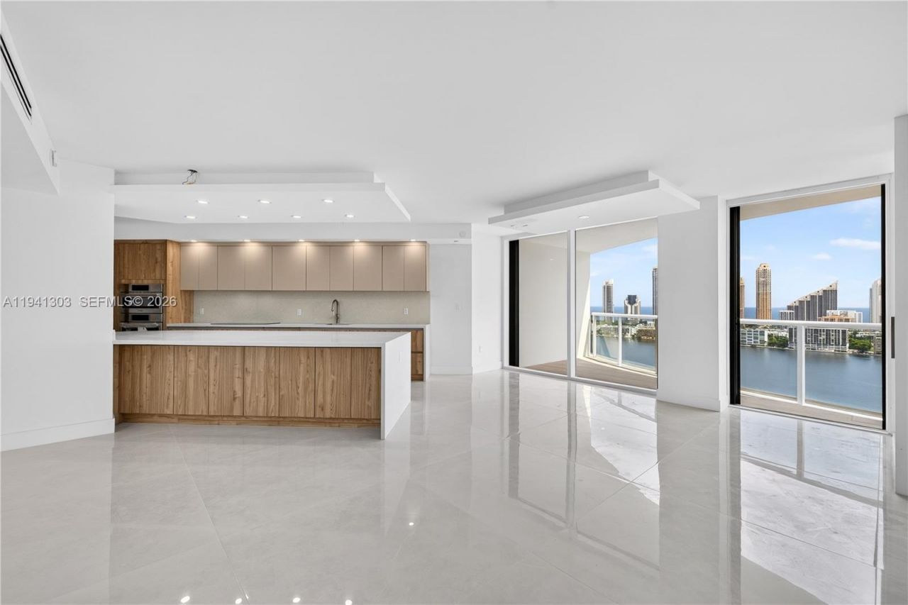 4000 Island Bl, Unit 2701, Aventura, FL 33160 Photo