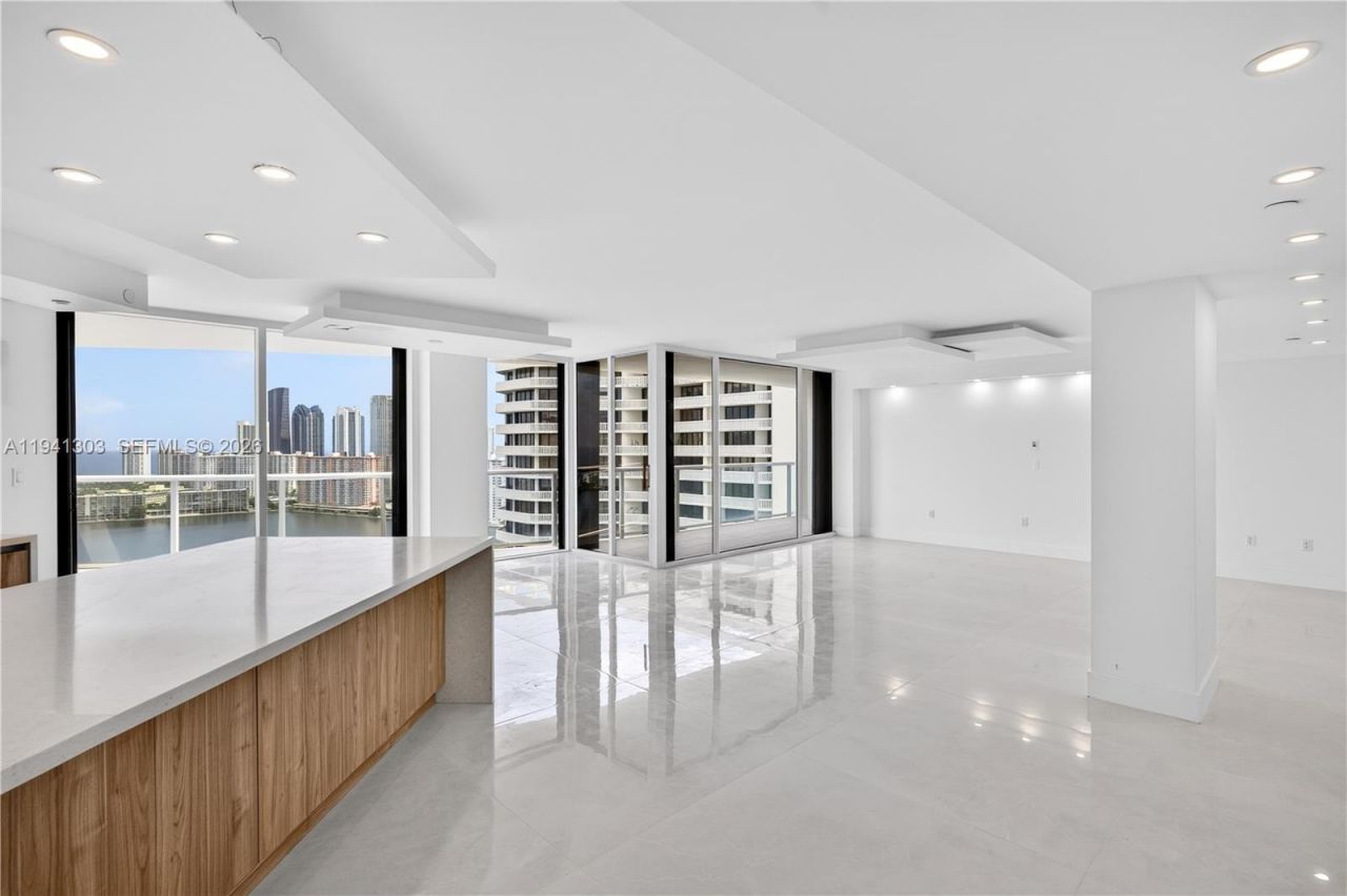 4000 Island Bl, Unit 2701, Aventura, FL 33160 Photo