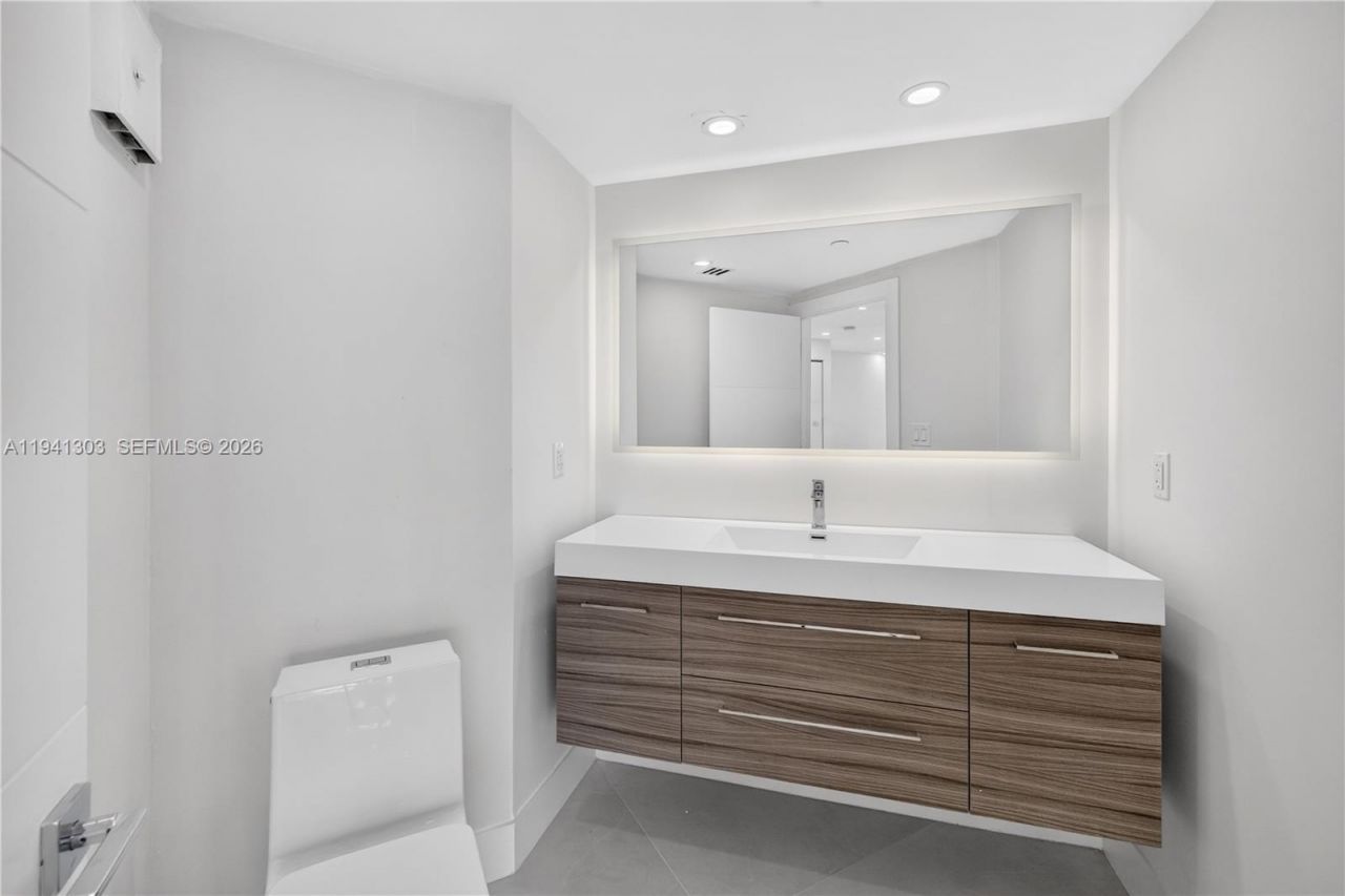 4000 Island Bl, Unit 2701, Aventura, FL 33160 Photo