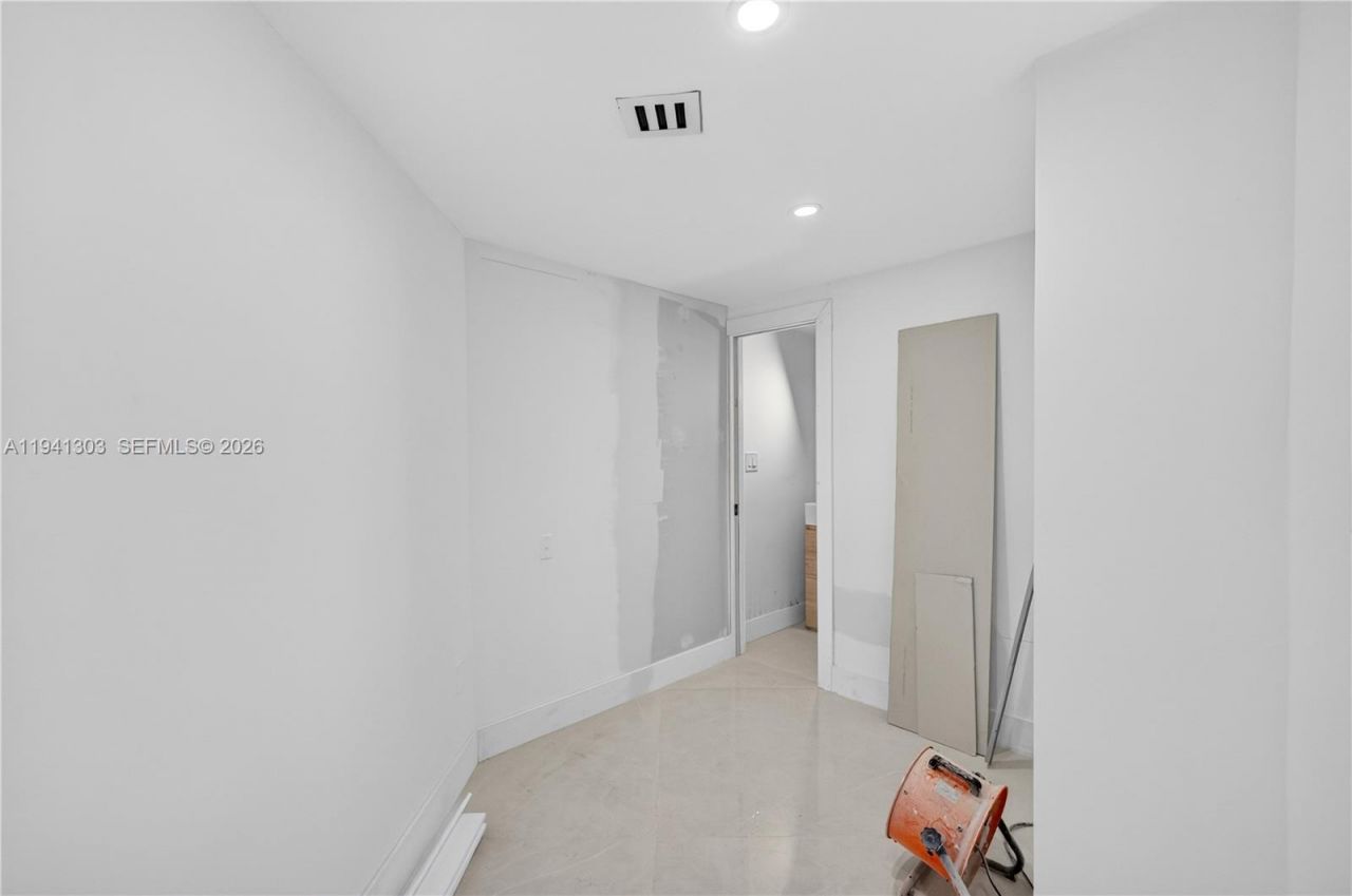 4000 Island Bl, Unit 2701, Aventura, FL 33160 Photo