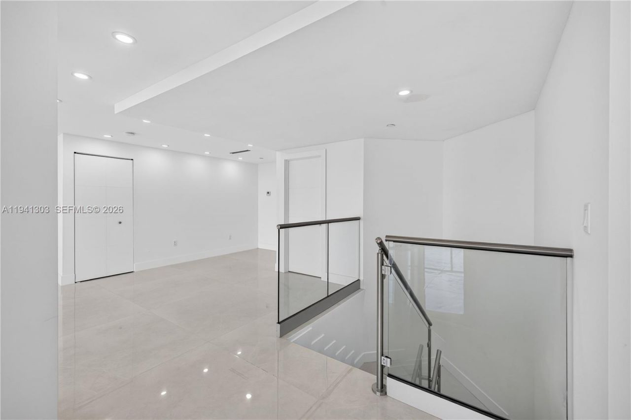 4000 Island Bl, Unit 2701, Aventura, FL 33160 Photo