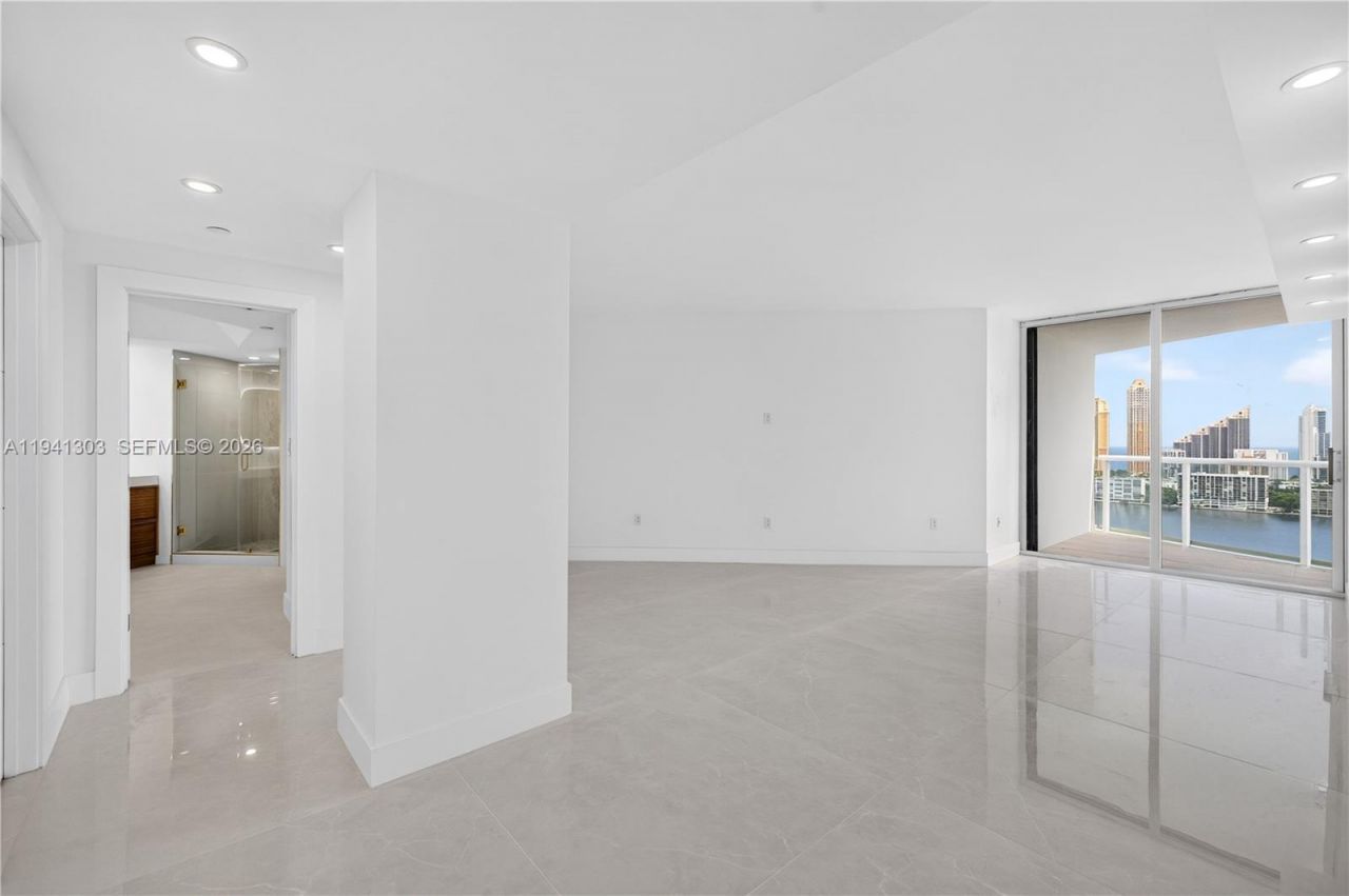 4000 Island Bl, Unit 2701, Aventura, FL 33160 Photo