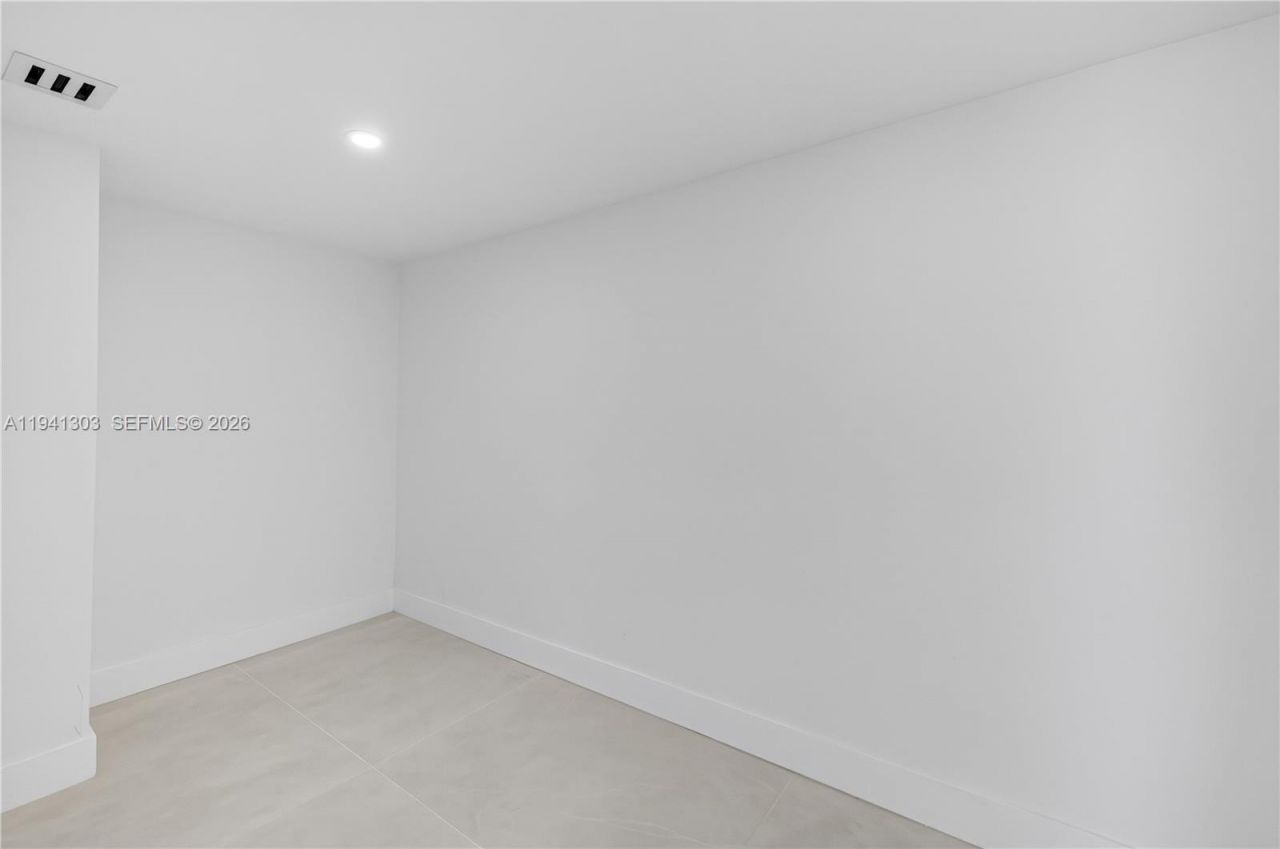 4000 Island Bl, Unit 2701, Aventura, FL 33160 Photo