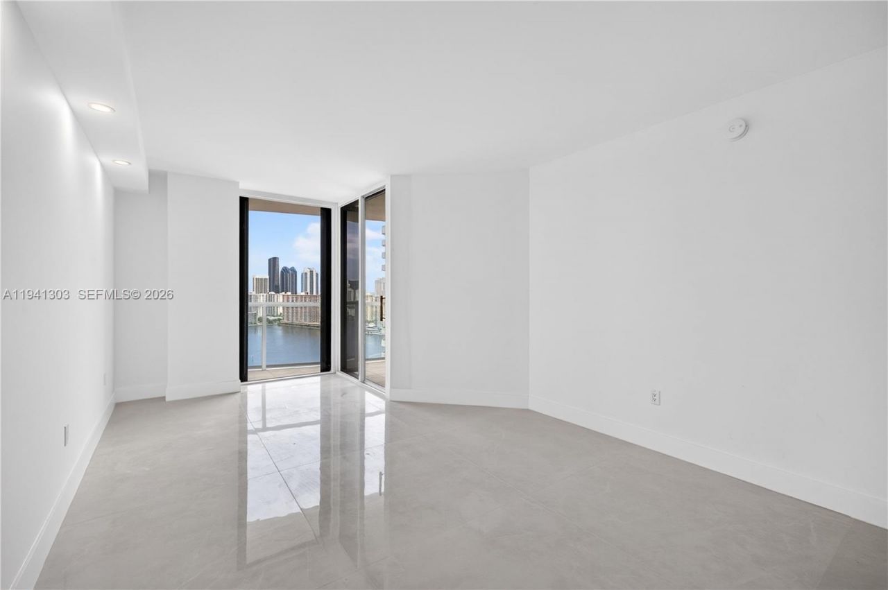 4000 Island Bl, Unit 2701, Aventura, FL 33160 Photo
