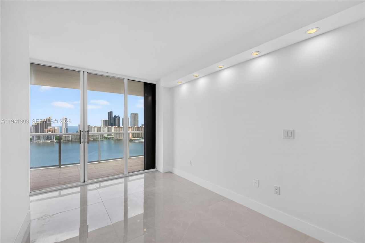 4000 Island Bl, Unit 2701, Aventura, FL 33160 Photo