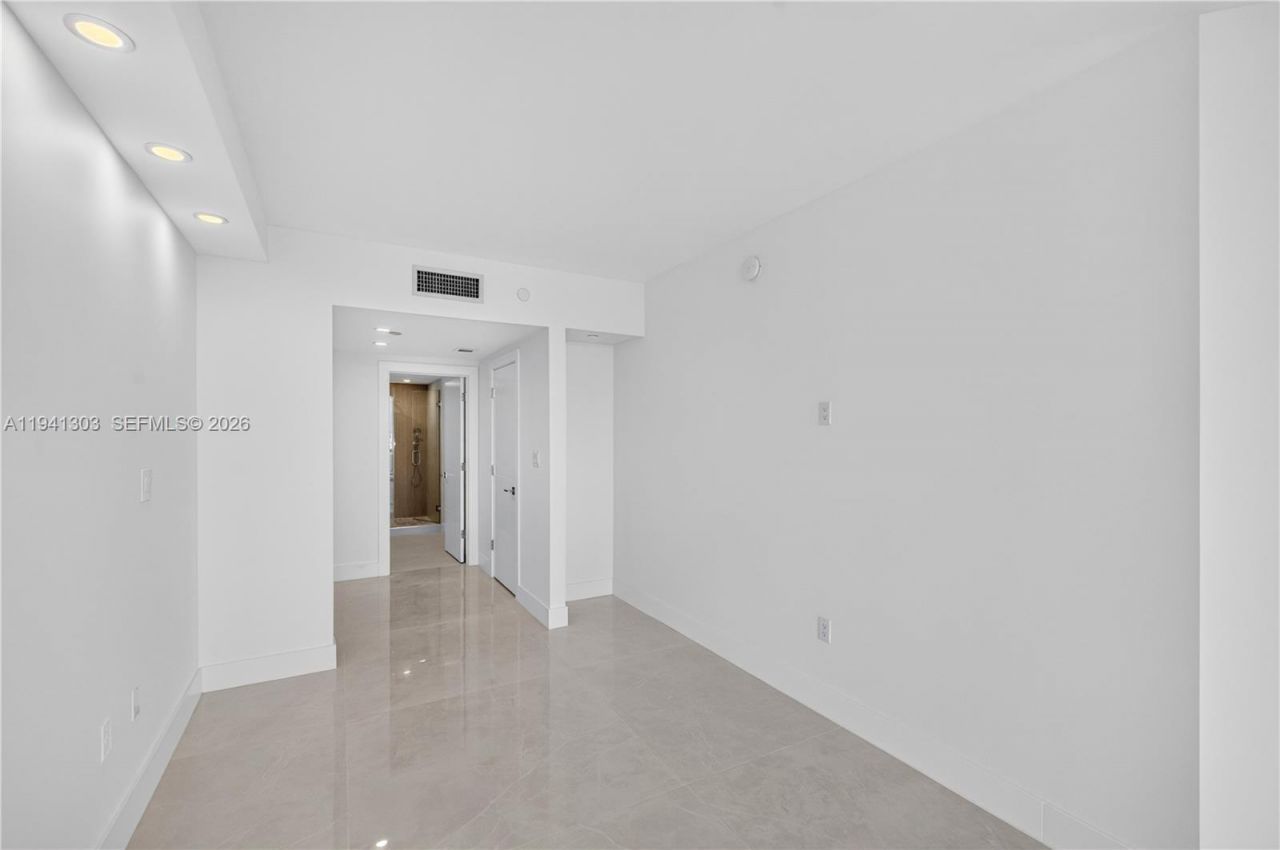 4000 Island Bl, Unit 2701, Aventura, FL 33160 Photo
