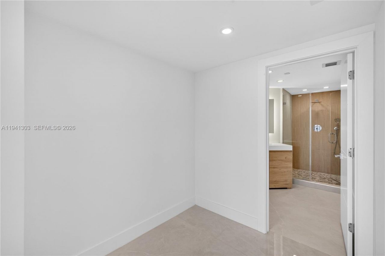 4000 Island Bl, Unit 2701, Aventura, FL 33160 Photo