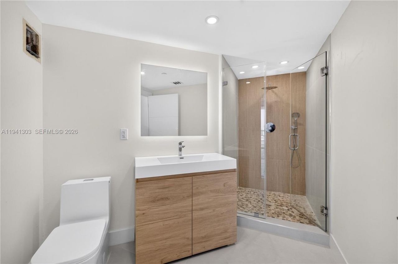 4000 Island Bl, Unit 2701, Aventura, FL 33160 Photo