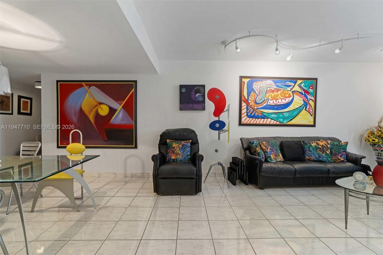 1623 Collins Ave , Unit 812, Miami Beach, FL 33139 Photo