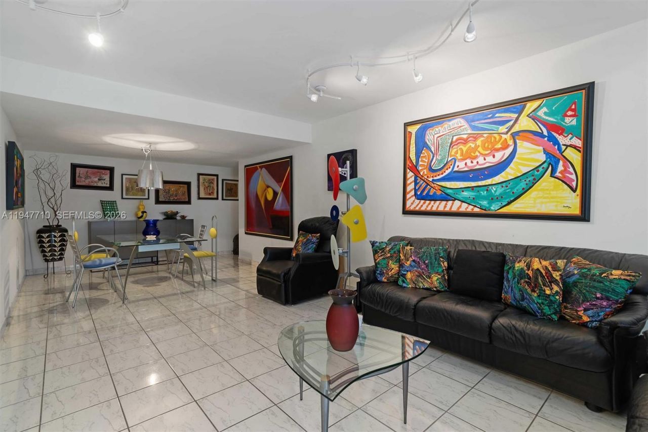 1623 Collins Ave , Unit 812, Miami Beach, FL 33139 Photo