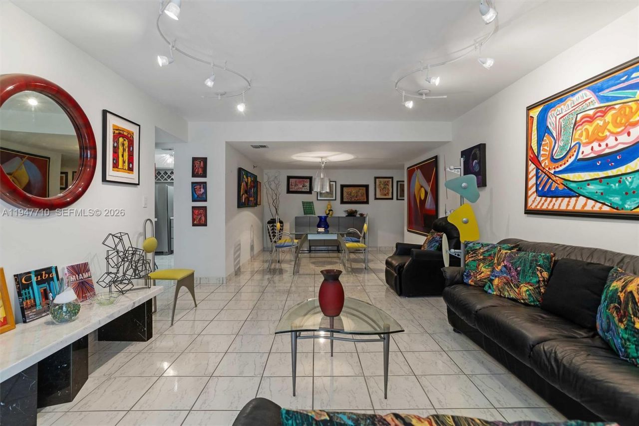 1623 Collins Ave , Unit 812, Miami Beach, FL 33139 Photo