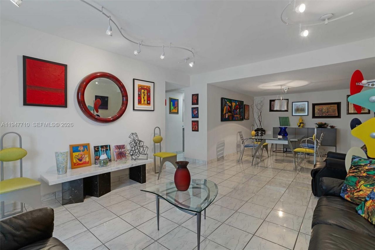 1623 Collins Ave , Unit 812, Miami Beach, FL 33139 Photo