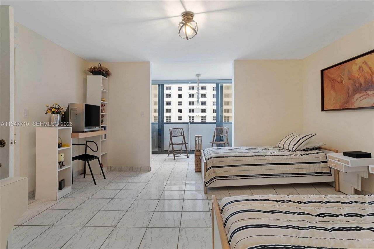 1623 Collins Ave , Unit 812, Miami Beach, FL 33139 Photo